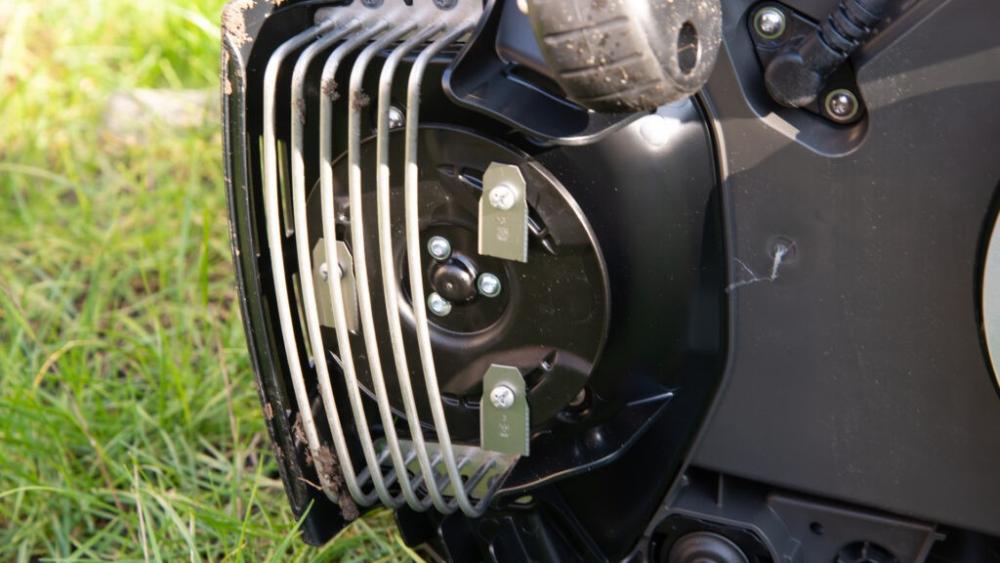Husqvarna Automower EdgeCut – dokaszanie krawędzi trawnika