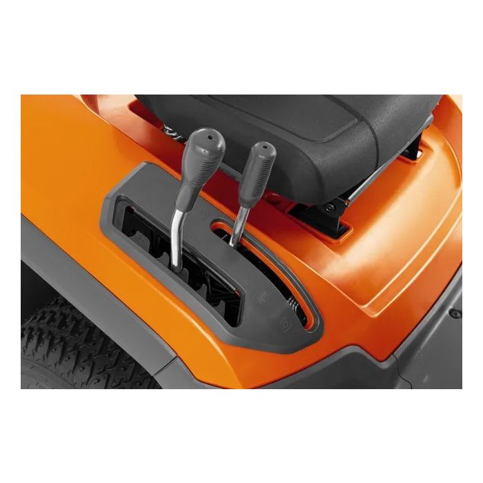 Husqvarna TC 112 Traktorek ogrodowy spalinowy z koszem