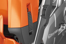 Husqvarna 560 XPG Mark II Pilarka spalinowa łańcuchowa 970656915 970 65 69‑15 Ciepłe dłonie i gaźnik poprawiają komfort