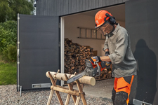 Husqvarna 225i Pilarka akumulatorowa łańcuchowa 970547506 970 54 75‑06 do cięcia drewna