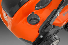 Husqvarna S138C Wertykulator elektryczny 967922301 967 92 23‑01 Łatwo regulowana głębokość robocza