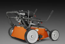 Husqvarna S 500 PRO Wertykulator spalinowy 970652901 970 65 29‑01 Składany uchwyt ułatwia przenoszenie