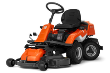 Husqvarna R 214TC Rider spalinowy 970542301 970 54 23‑01 Położenie pełnego skrętu pozwala uzyskać minimalny promień skrętu