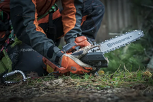 Husqvarna T542i XP Pilarka akumulatorowa łańcuchowa 970646814 970 64 68‑14 z nakrętkami prowadnicy