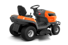 Husqvarna TS 217T Traktorek ogrodowy spalinowy 970728101 970 72 81‑01 Zespół tnący o szerokości roboczej 108 cm zapewnia doskonałą wydajność koszenia