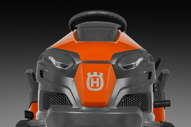 Husqvarna TS 146TXD Traktor wyposażony w światła LED o wysokiej intensywności